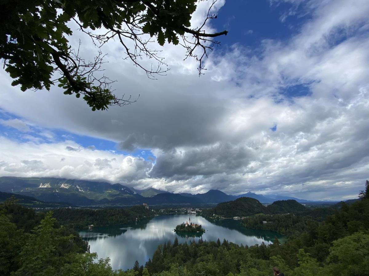 Rooms Ravnik เบลด ภายนอก รูปภาพ