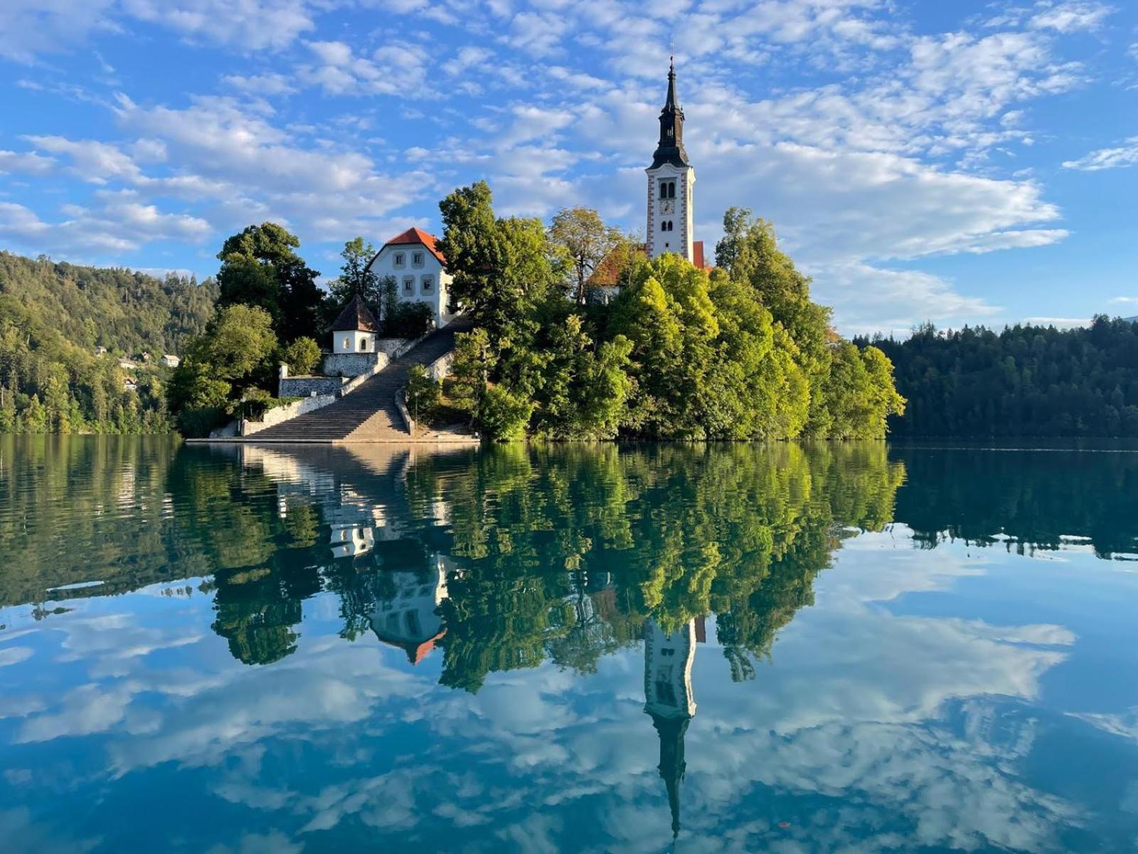 Rooms Ravnik เบลด ภายนอก รูปภาพ